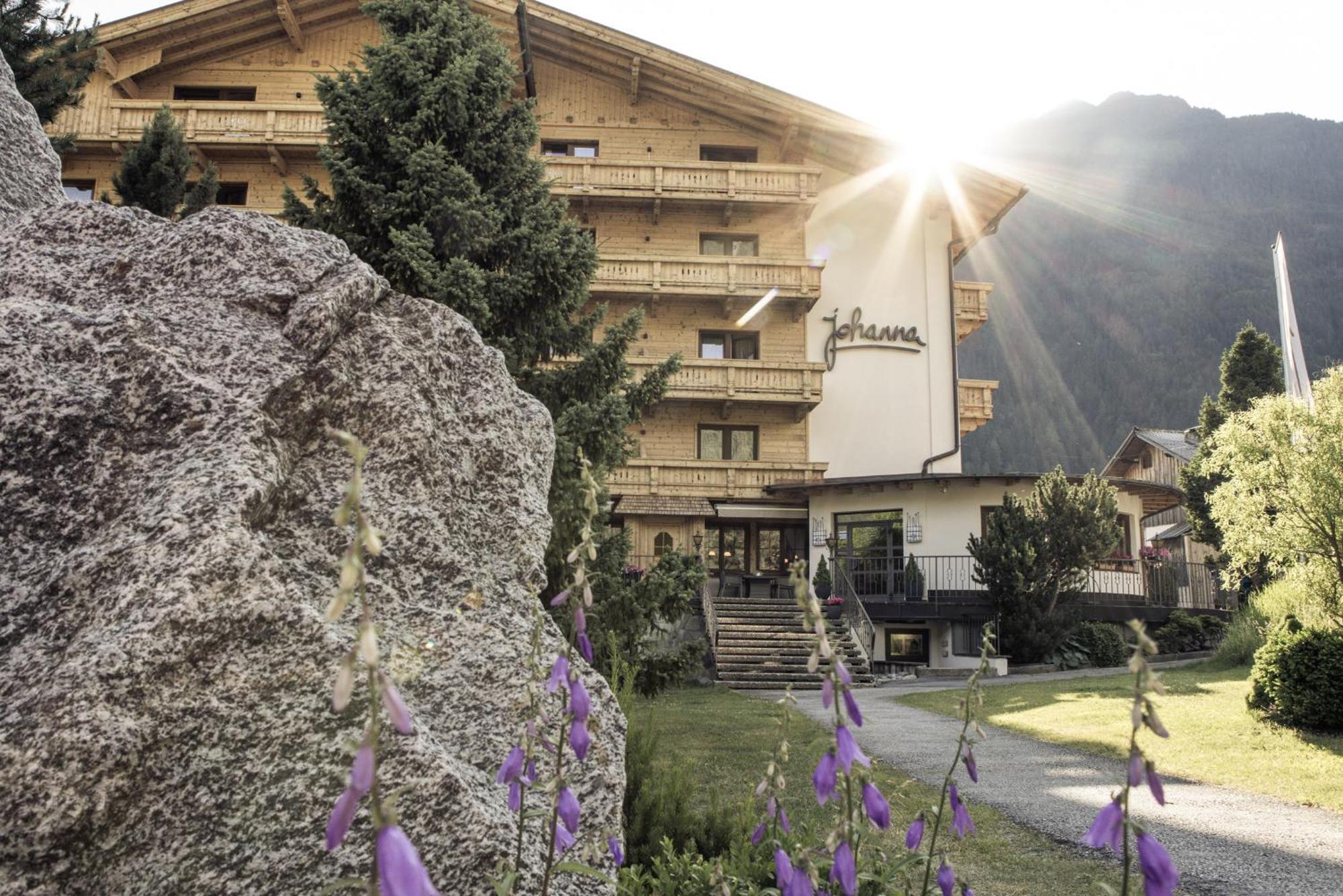 Hotel Johanna Mitten Im Oetztal Umhausen Luaran gambar